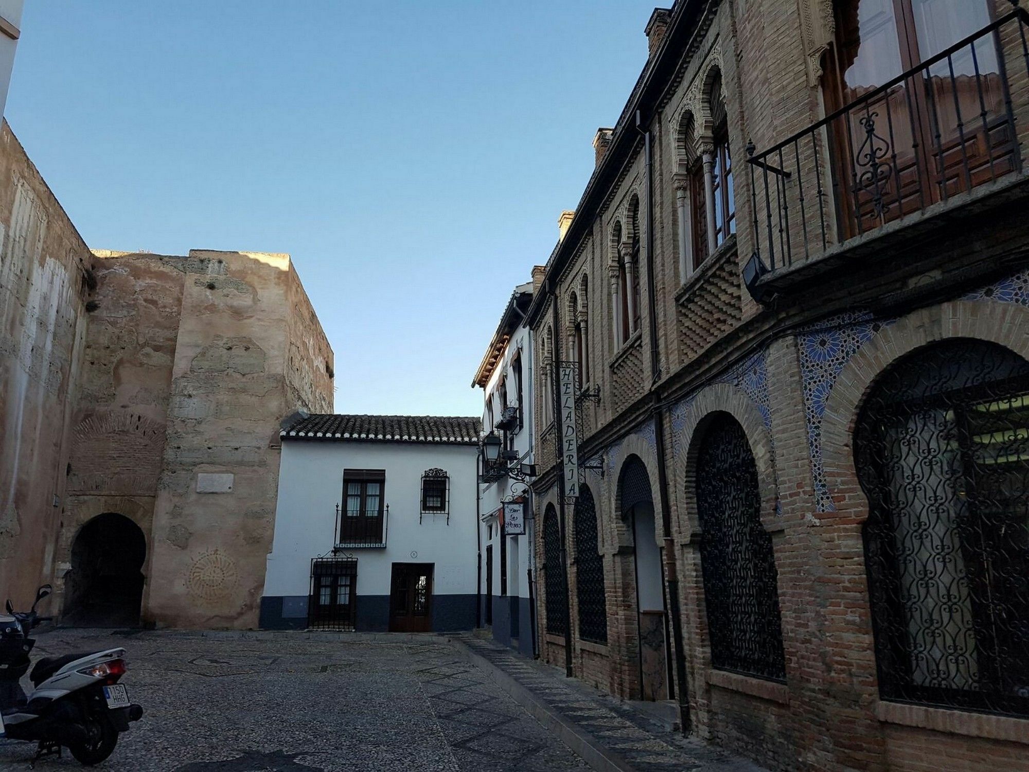 Apartamentos Puerta Nueva Granada Luaran gambar